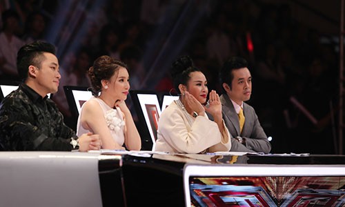 Yanbi bi gay xuong dui ngoi xe lan di thi The X-Factor-Hinh-3